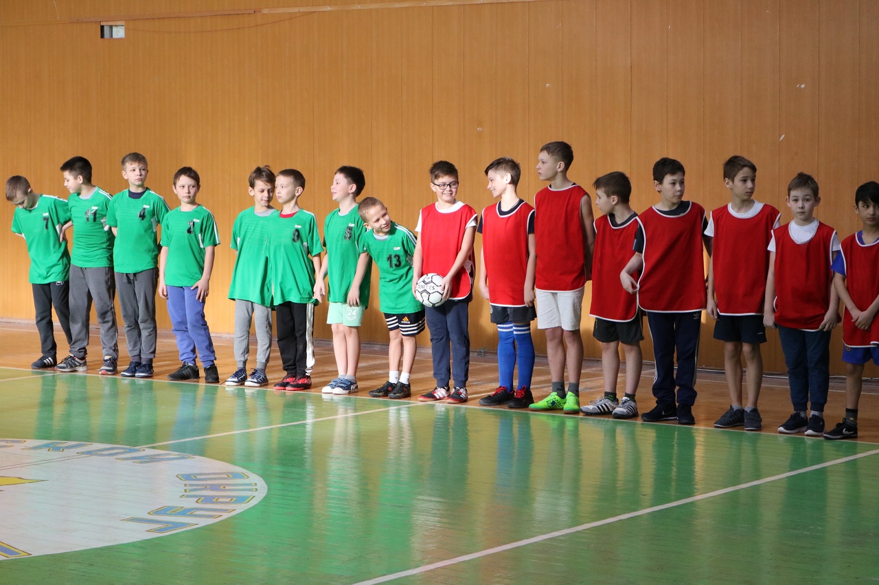Соревнования по футболу среди школьных команд